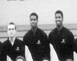 Not many people are aware of the fact that the actor attended high school with Jake Gyllenhaal. He also was on his high-school basketball team alongsi